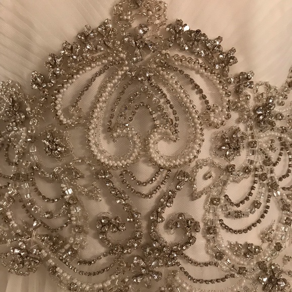 Used Christian Wu wedding dress - Picture 4 of 8